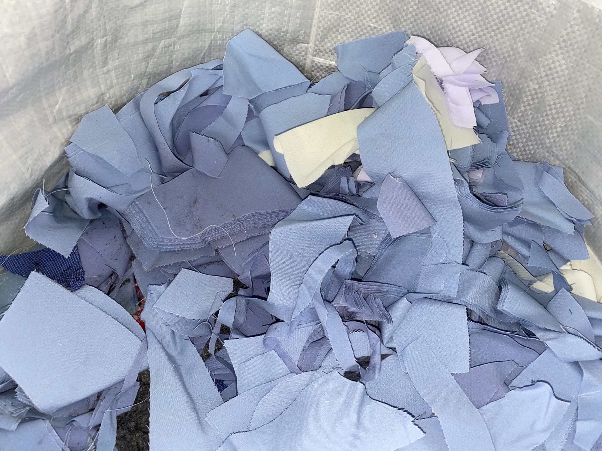 How to Fill a Heavy Bag (the recycled clothing method) Whiteknuckle